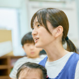 子どもに寄り添う先生